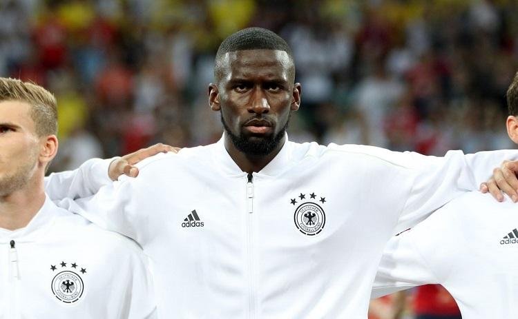 مدافع الريال يطوي صفحة المانشا...