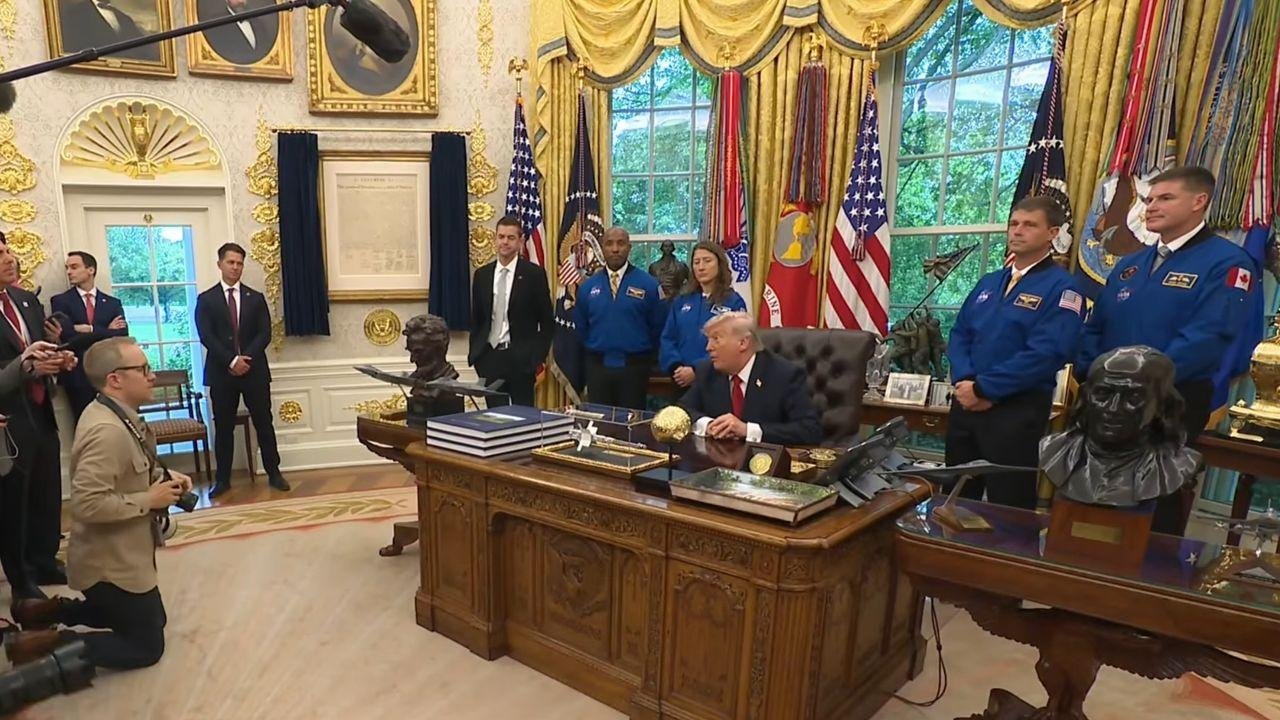 Trump to award NASA's Artemis...