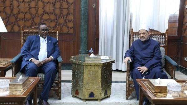 سفير الصومال بالقاهرة: الأزهر...