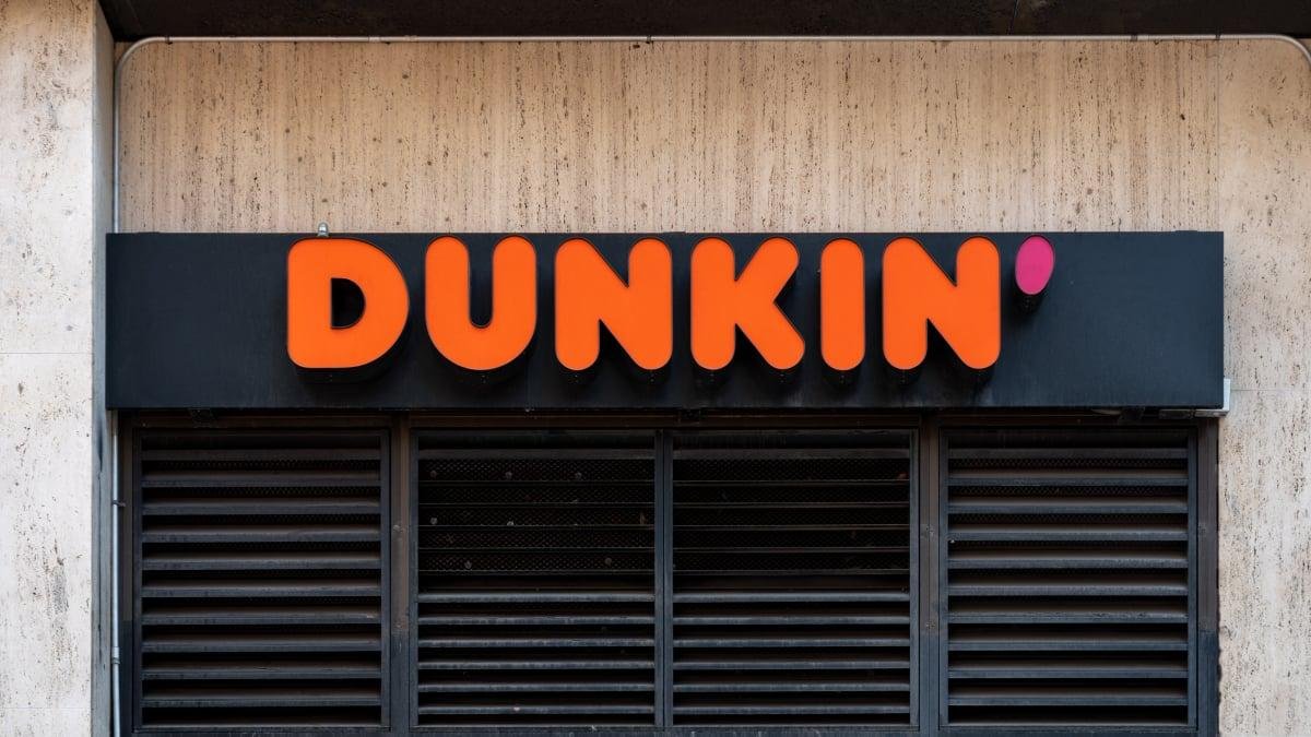 Dunkin is giving away 1 millio...