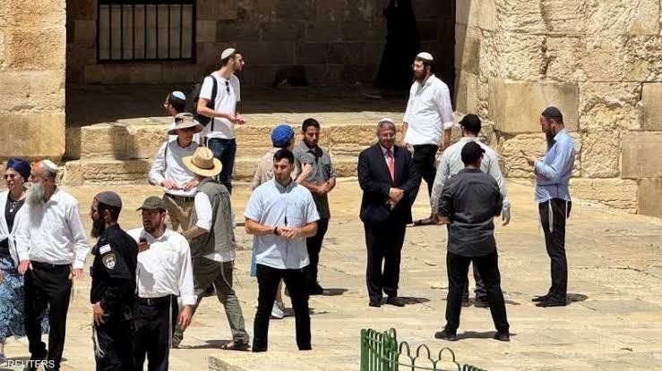 المتطرف بن غفير يشارك في اقتحام بلدة الطور.. ومحافظة القدس تعتبره تحريضا رسميا