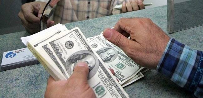 مدحت نافع: وصول الدولار لمستوى 60 جنيها وارد جدا وقد يتخطاه