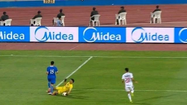 لجنة الحكام: تدخل عواد على لاعب بترول أسيوط لا توجد به أي مخالفة