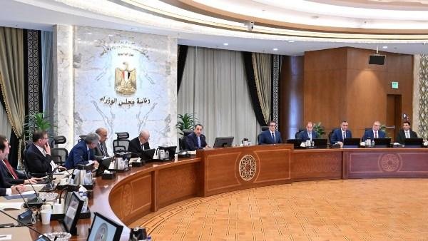 الوزراء: التطورات بالمنطقة تجدد الضغوط التضخمية وترفع أسعار السلع والوقود بالأسواق العالمية