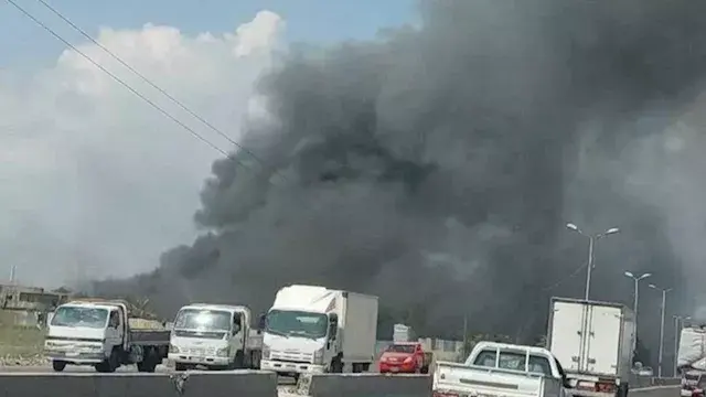 إصابة 26 شخصًا بينهم مدير الحم...