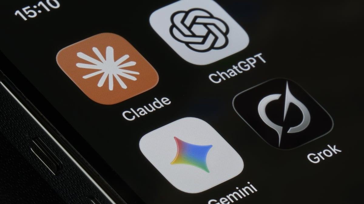 ChatGPT, Claude, Gemini down:...