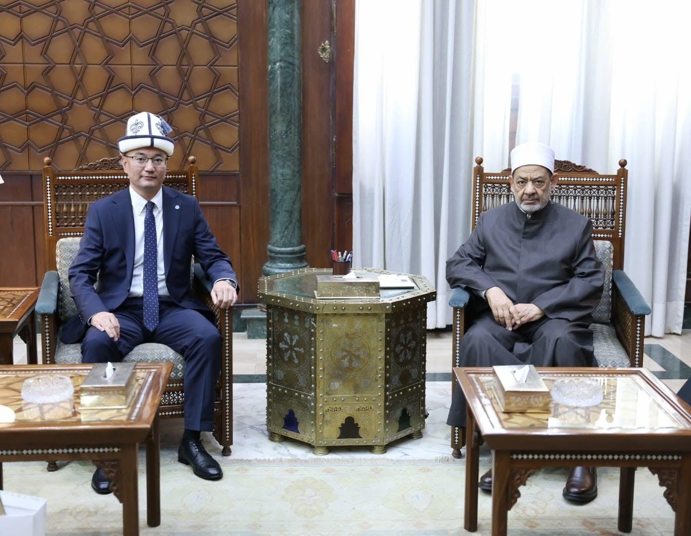 شيخ الأزهر: مستعدون لتدريب أئمة قيرغيزستان وتعزيز المنح الدراسية لأبنائها