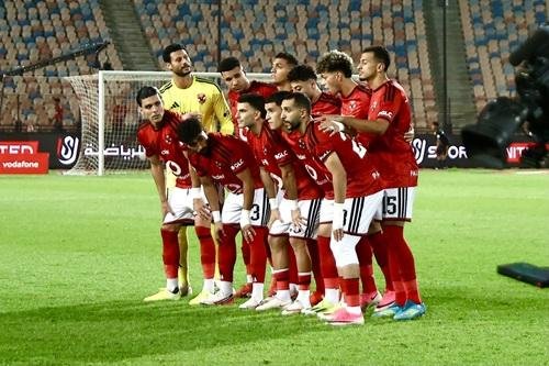 أوراق عموتة في القمة 133.. الخبرات تفوق الشباب بأعمار لاعبي الأهلي أمام الزمالك