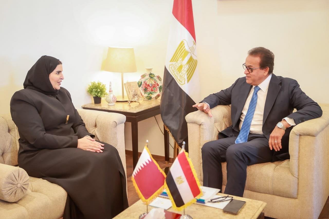 وزير الصحة يبحث مع وزيرة التعا...