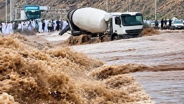 سوريا.. مصرع شخص وفقدان آخرين جراء السيول والفيضانات في الرقة