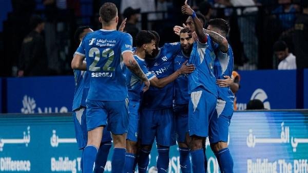 كأس الملك السعودي.. الهلال يبد...