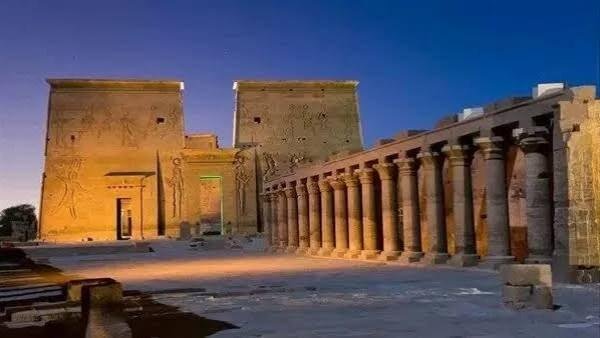 الأقصر تستعد للموسم السياحي .....