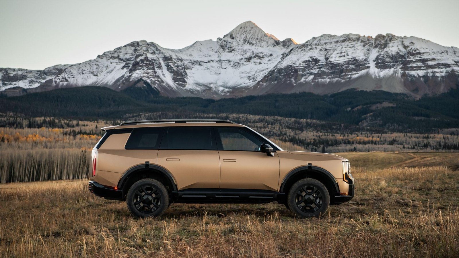The Kia SUV that blurs the lin...