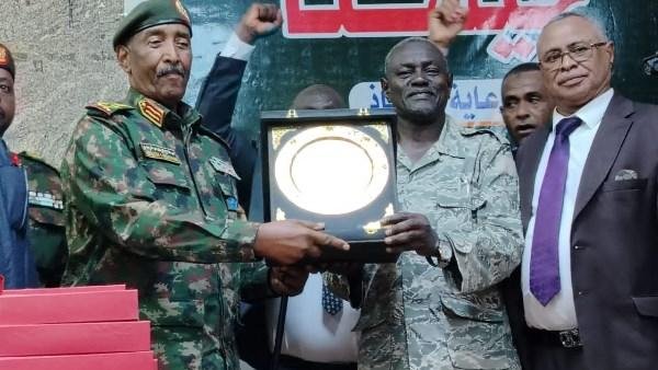 البرهان: الجيش السوداني «مؤسسة...