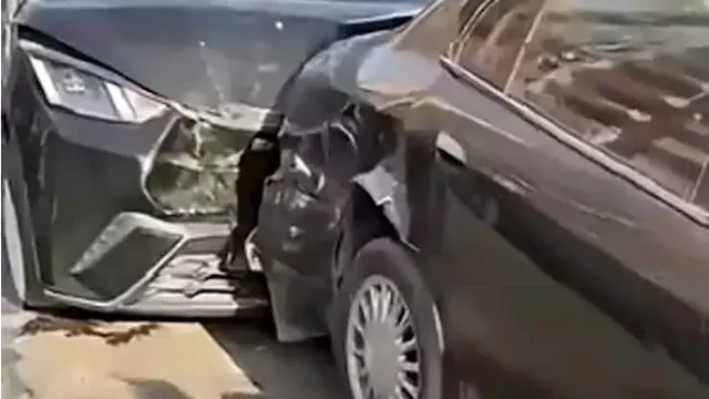 فيديو وصور.. تصادم طابور سيارا...