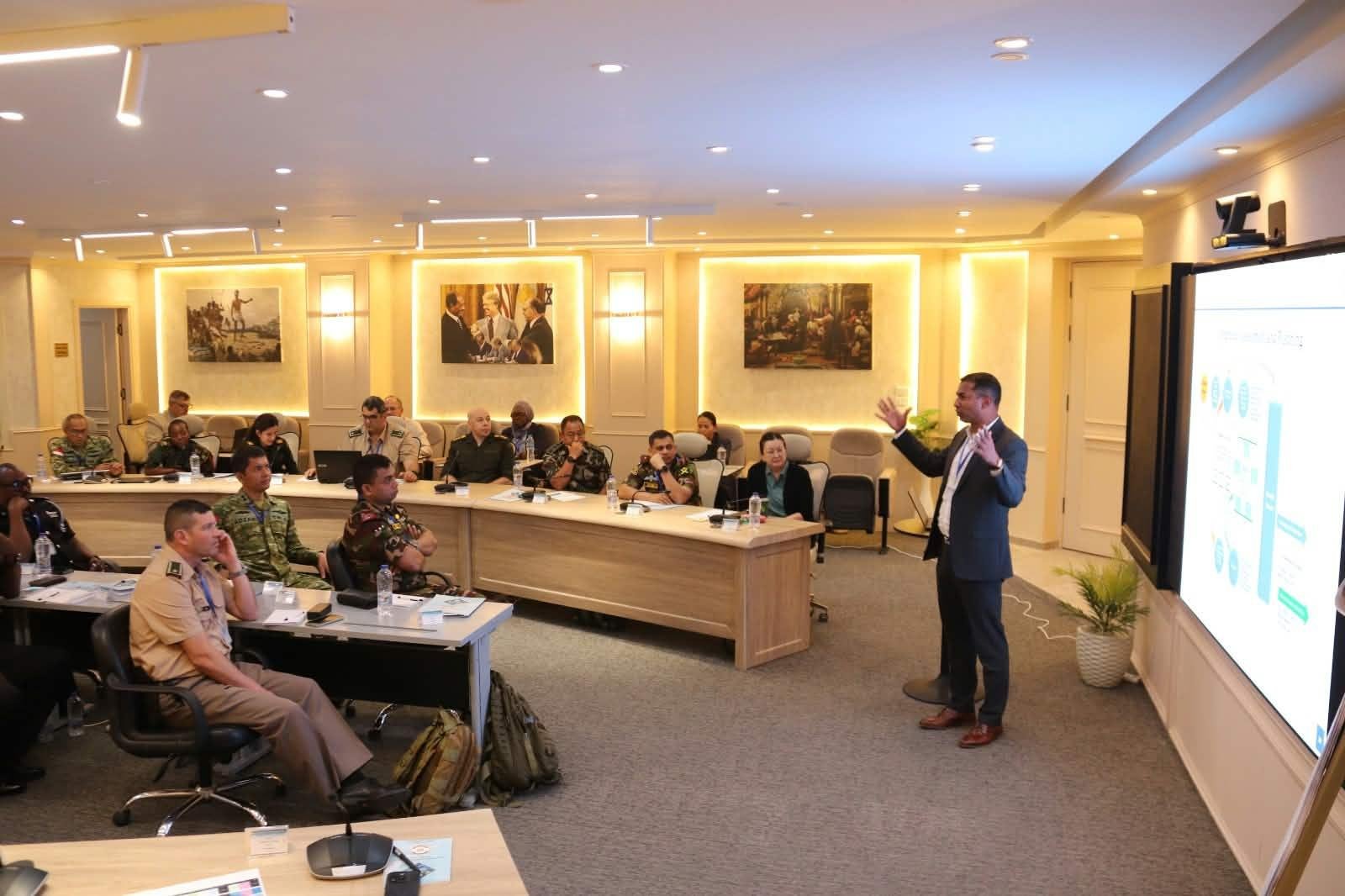 القوات المسلحة تحتفل بتخريج الدورة التدريبية الدولية لكبار المخططين الوطنيين لعمليات الأمم المتحدة للسلام