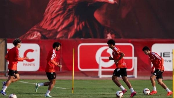 مسؤول بالأهلي: الأداء بدأ يتحسن مع عموتة