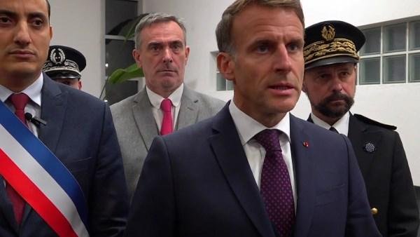 ماكرون: إطلاق النار في غرب باريس إرهاب عنصري يمثل منعطفا في تاريخ فرنسا