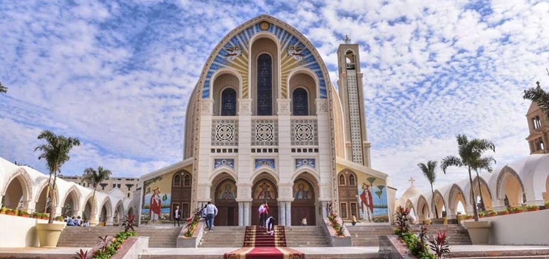بالفيديو.. أجراس الكنائس تدق احتفالا بذكرى نصر أكتوبر