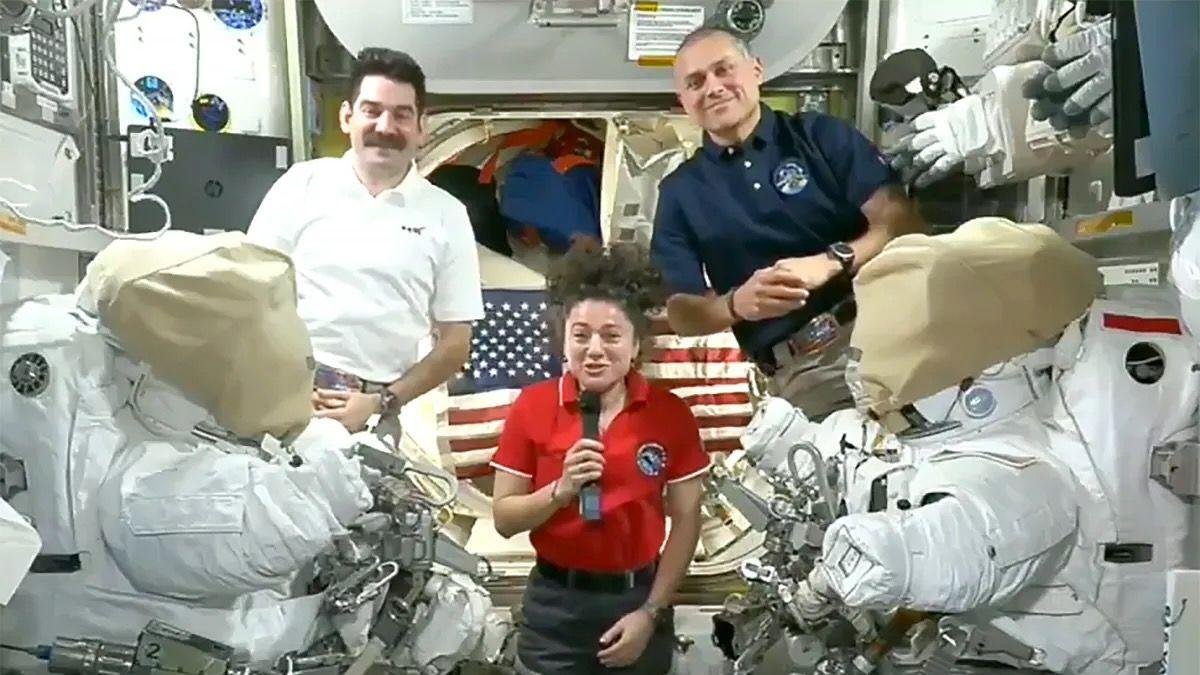 Labor Day in space: NASA astro...