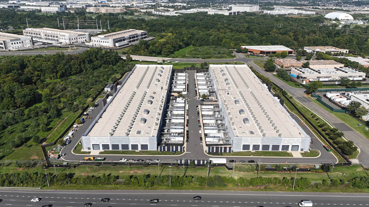 AI data center investment proj...