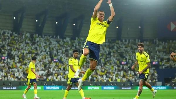 بسبب رونالدو.. النصر يغير مقر...