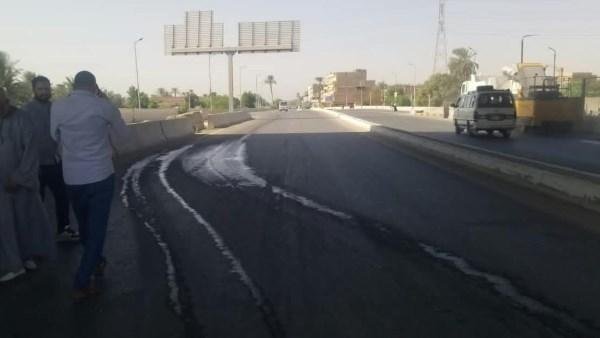 حملات مكثفة بالقرنة في الأقصر.. رفع كفاءة الطرق والإنارة وإزالة تعد على الأراضي الزراعية