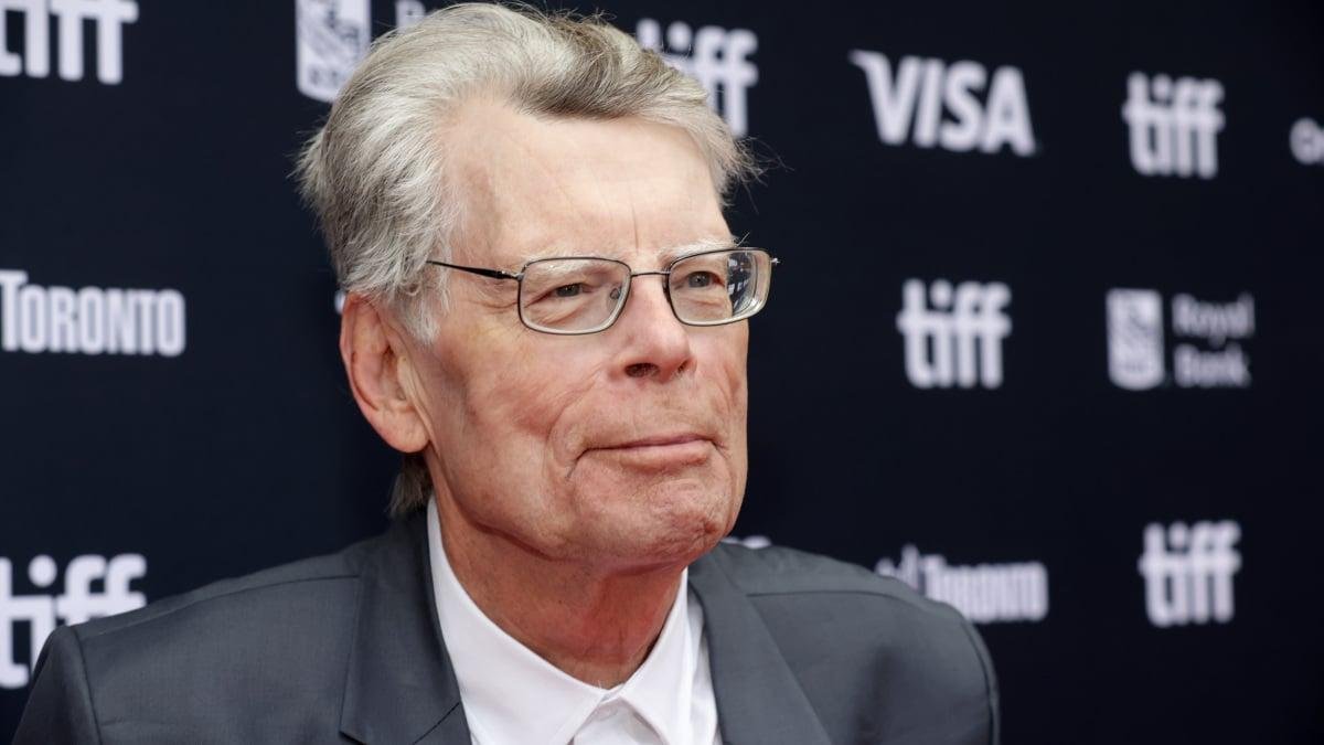 Stephen King shares his 2-line...