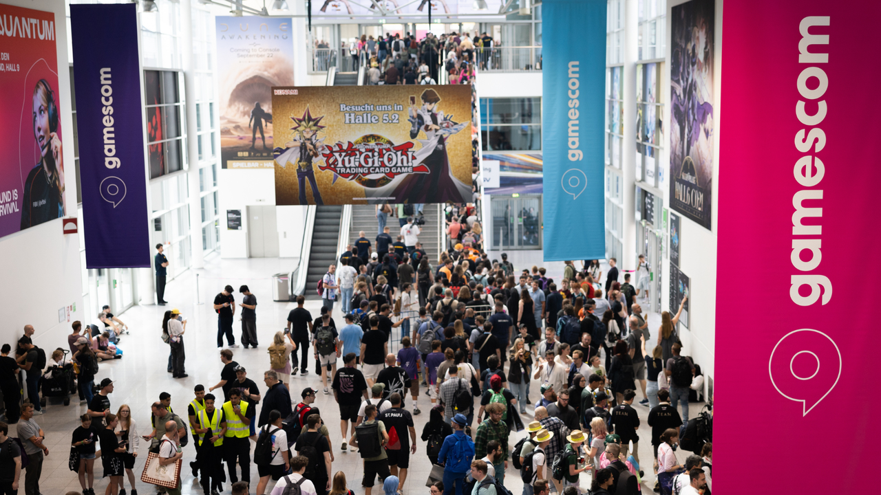 Gamescom apologizes after back...