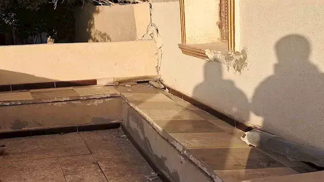 بسبب حفر الصرف الصحي.. إخلاء 1...