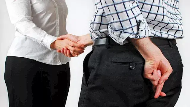 كيف يفهمك شخص دون أن تتكلم؟ أس...