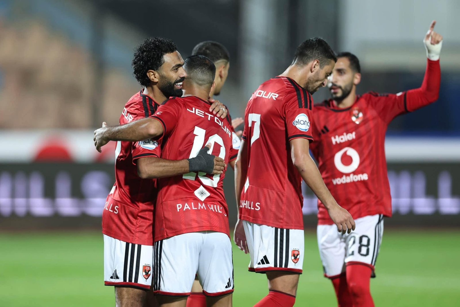 اليوم.. الأهلي يواجه مودرن سبورت بحثا عن استعادة الانتصارات ومصالحة الجماهير