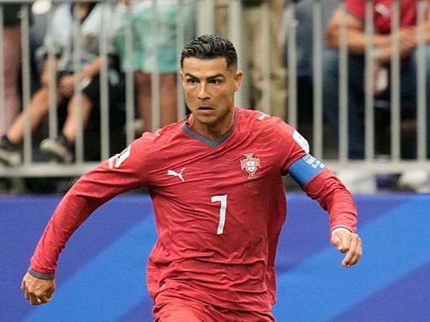 برونو فيرنانديز يكشف كواليس حديثه مع كريستيانو رونالدو