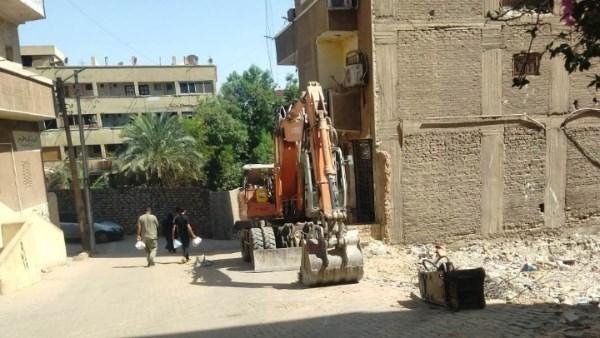 ضبط حفار مخالف بحى جنوب أسوان...
