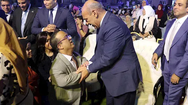 محافظ السويس يشارك ذوي الهمم احتفالات العيد القومي ببورتوفيق