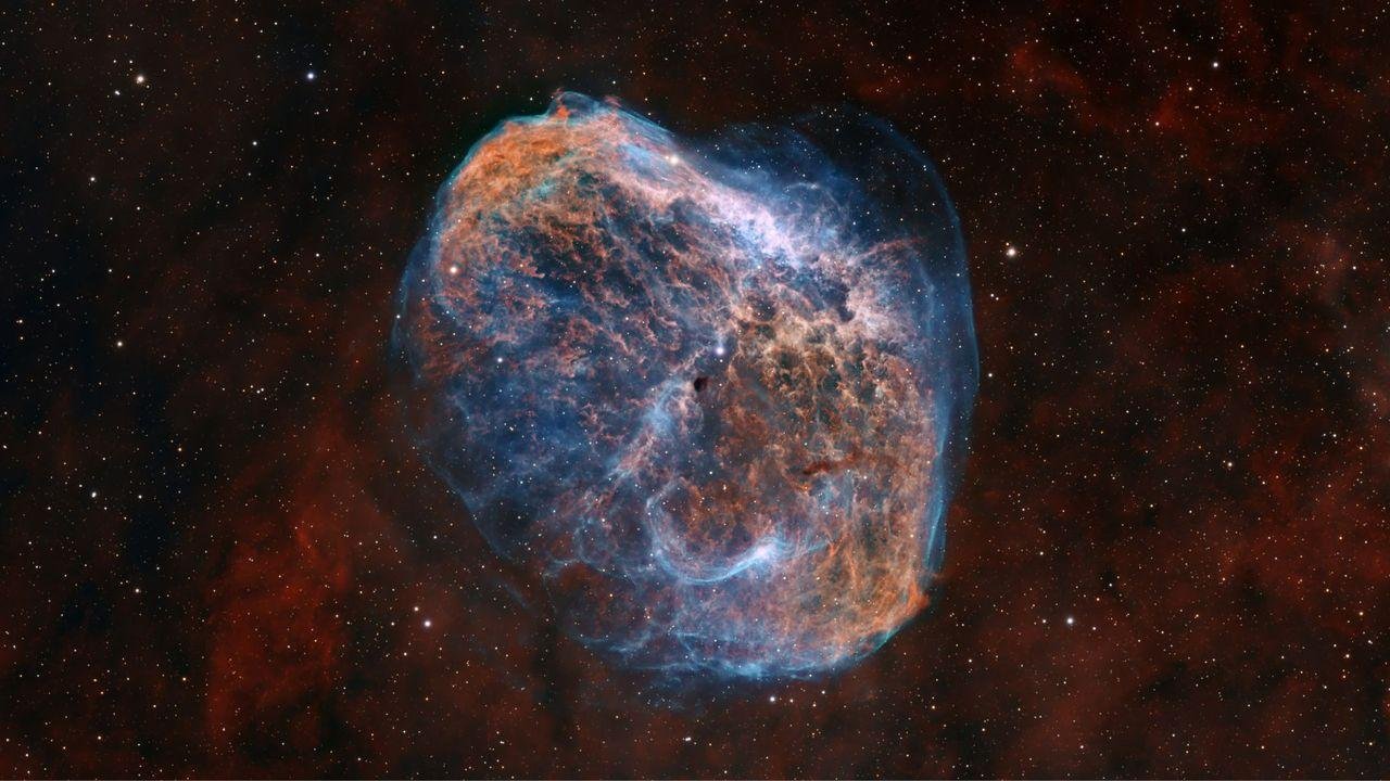 Astrophotographer captures jaw...