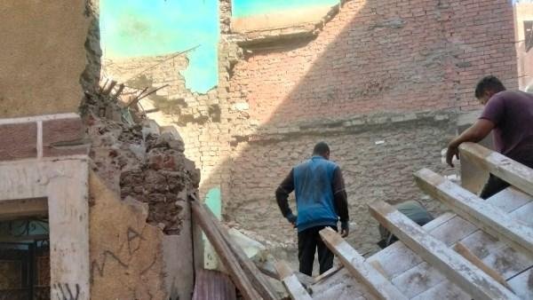 دون إصابات .. التفاصيل الكاملة لانهيار منزل في إحدى قرى أبوقرقاص
