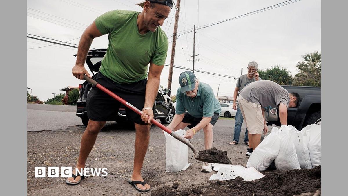 Hawaii braces for potential fi...