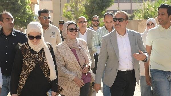 محافظ بورسعيد يتابع أعمال تطوير ورفع كفاءة منطقة بورفؤاد القديمة