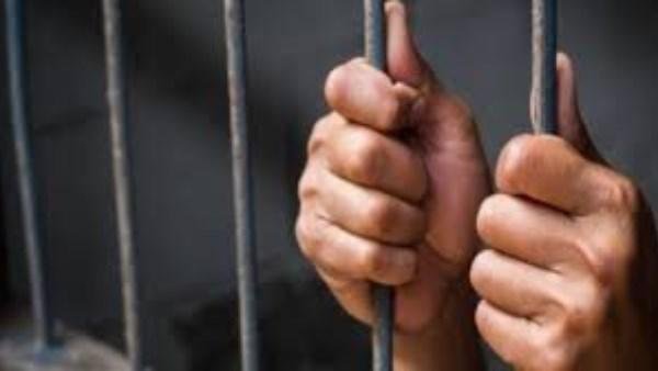ضبط سائق توك توك تعدى بسلاح أبيض على عامل جمع قمامة ببولاق الدكرور