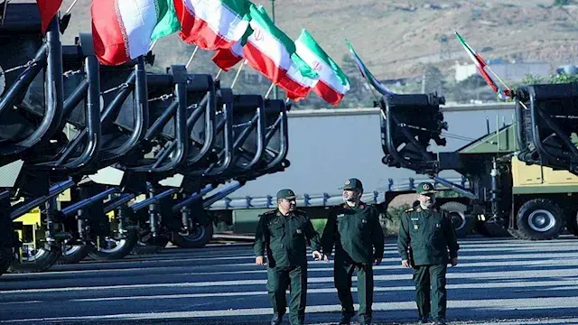 هاتف مشفر ورسائل سرية.. كواليس...