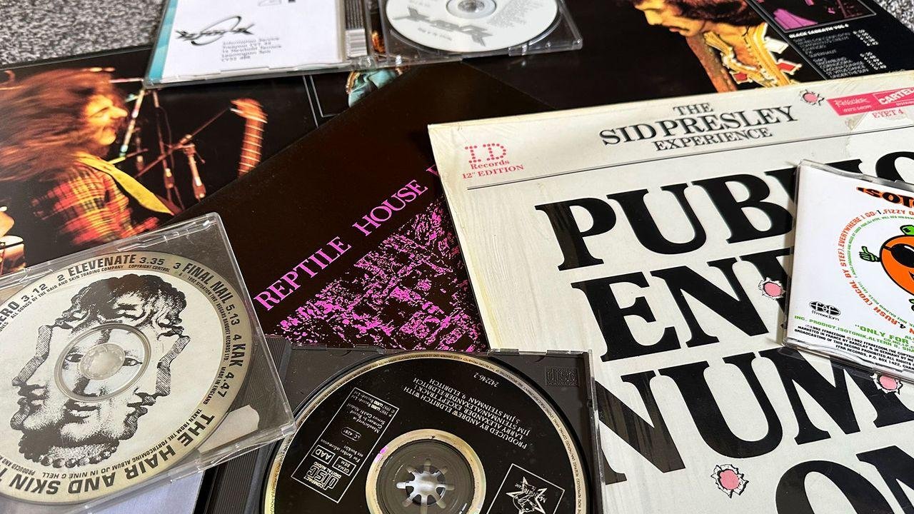 Sales of CD and vinyl music se...