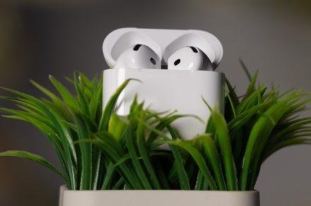 Apple may launch AirPods 5 alo...