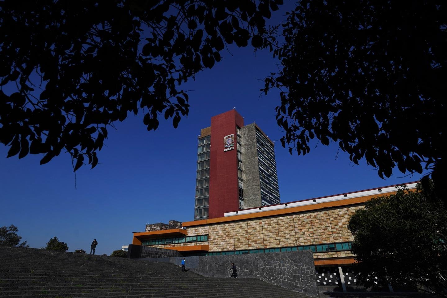 Mexican candidates forced to r...