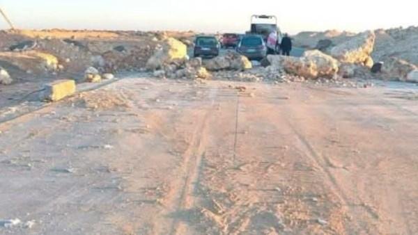 انقلاب سيارة على طريق سيوة – مطروح وإصابة 3 محامين