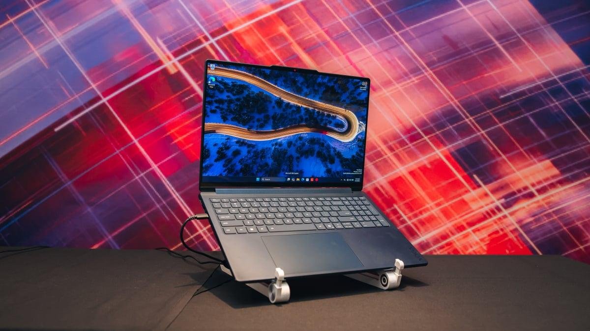 Lenovo takes the wraps off 2 n...