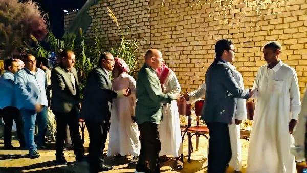 نائب محافظ مطروح والسكرتير العام يقدمان واجب العزاء لأسر ضحايا حادث الضبعة