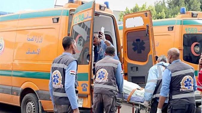 التحقيق في حادث تصادم سيارة ميني باص بالرصيف وإصابة سيدتين برمسيس