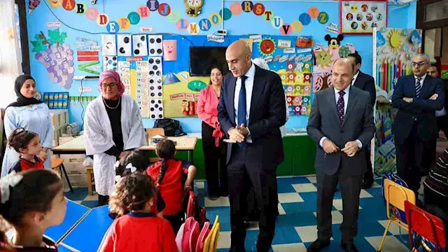 1. يوم المعلم وانتصارات أكتوبر.. وزير التعليم يتفقد مدارس طنطا ويلتقي المعلمين (صور)