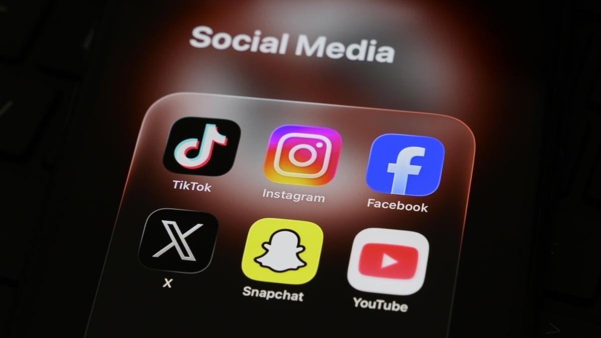 New Zealand to ban social medi...